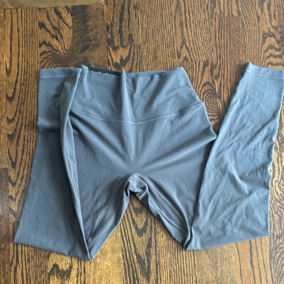 Aritzia Women Slate Gray Leggings - Picture 5 of 5